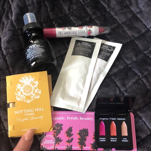 Luxury Deluxe Beauty Bundle - Picture 1 of 1
